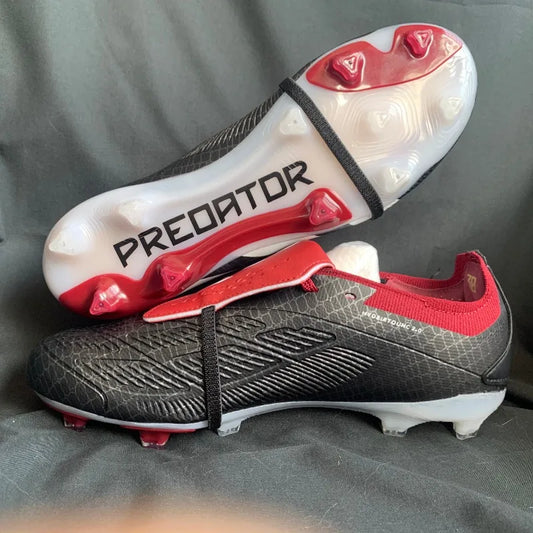 Predator lightweight cleats